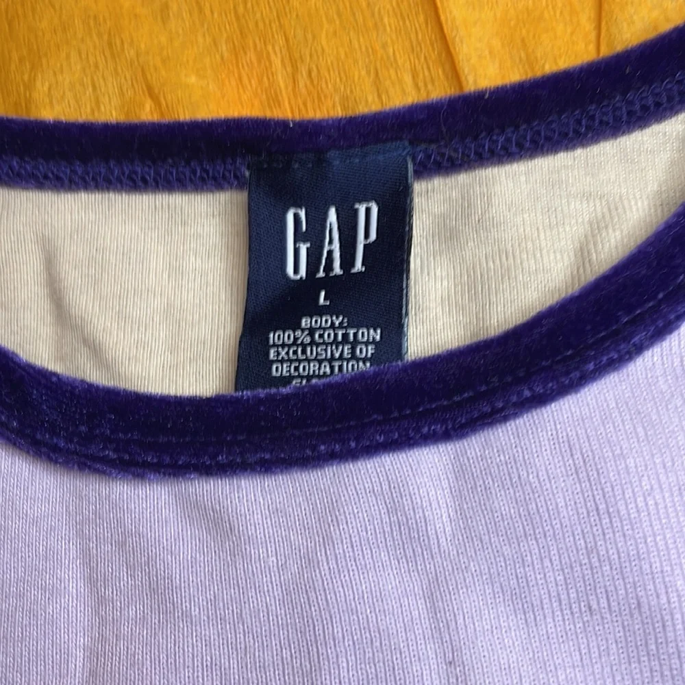 Gap tshirt